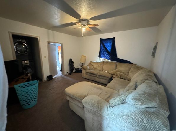 fort-wayne-indiana-94269948 picture