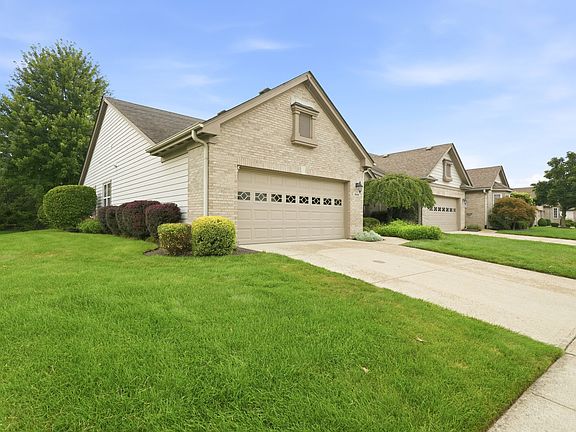 3rd image of 10504 Muir Ln