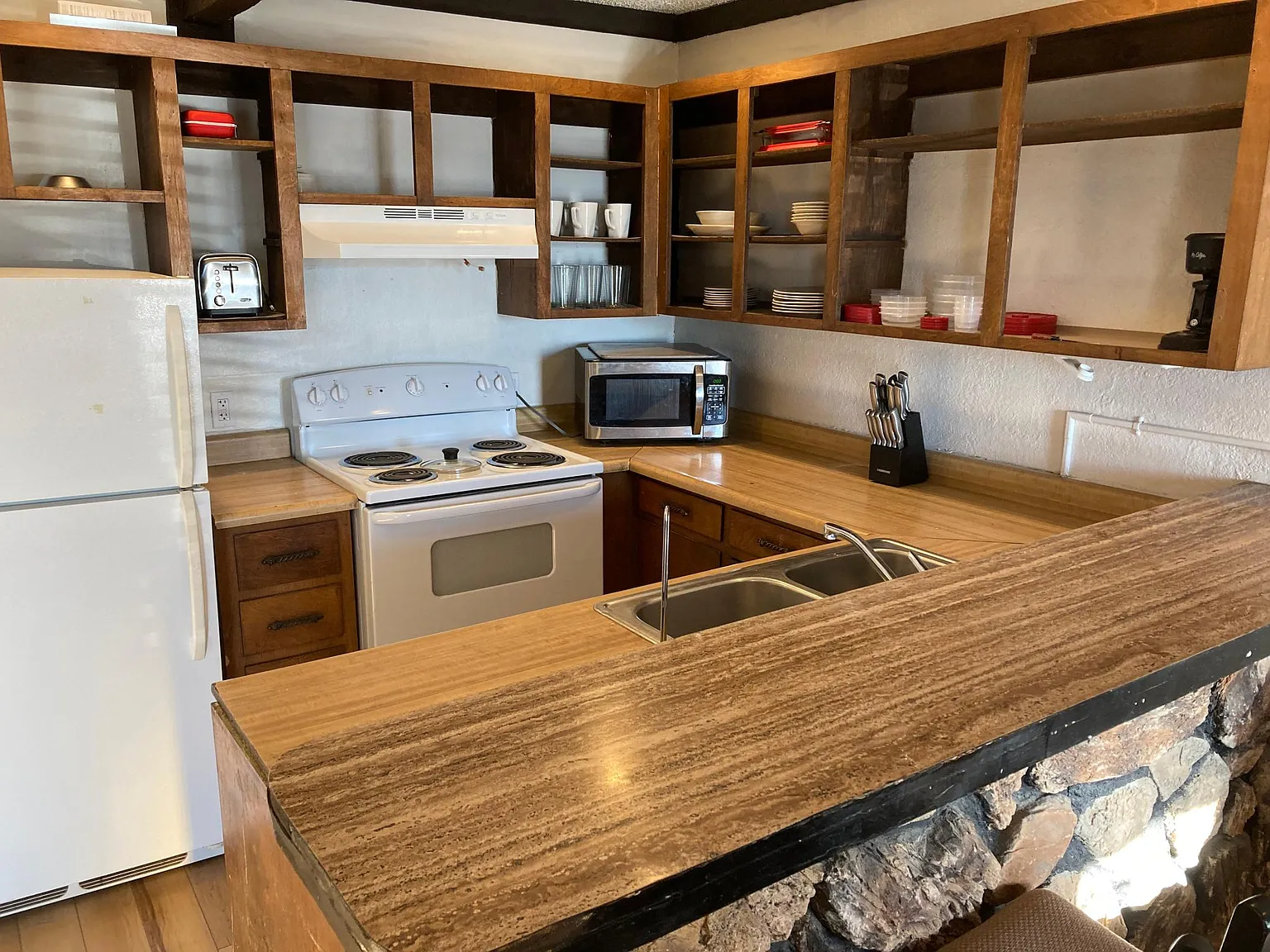 2 bed, 1.5 bath, 700 sqft, $1,550 — Photo 4