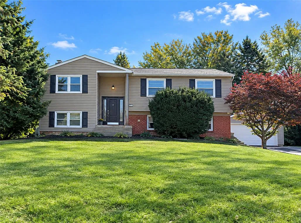 4 bed, 2.0 bath, 1890 sqft, $3,500 — Photo 1