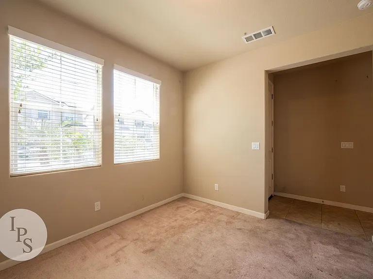 6414 W Norwich Ave — Photo 3