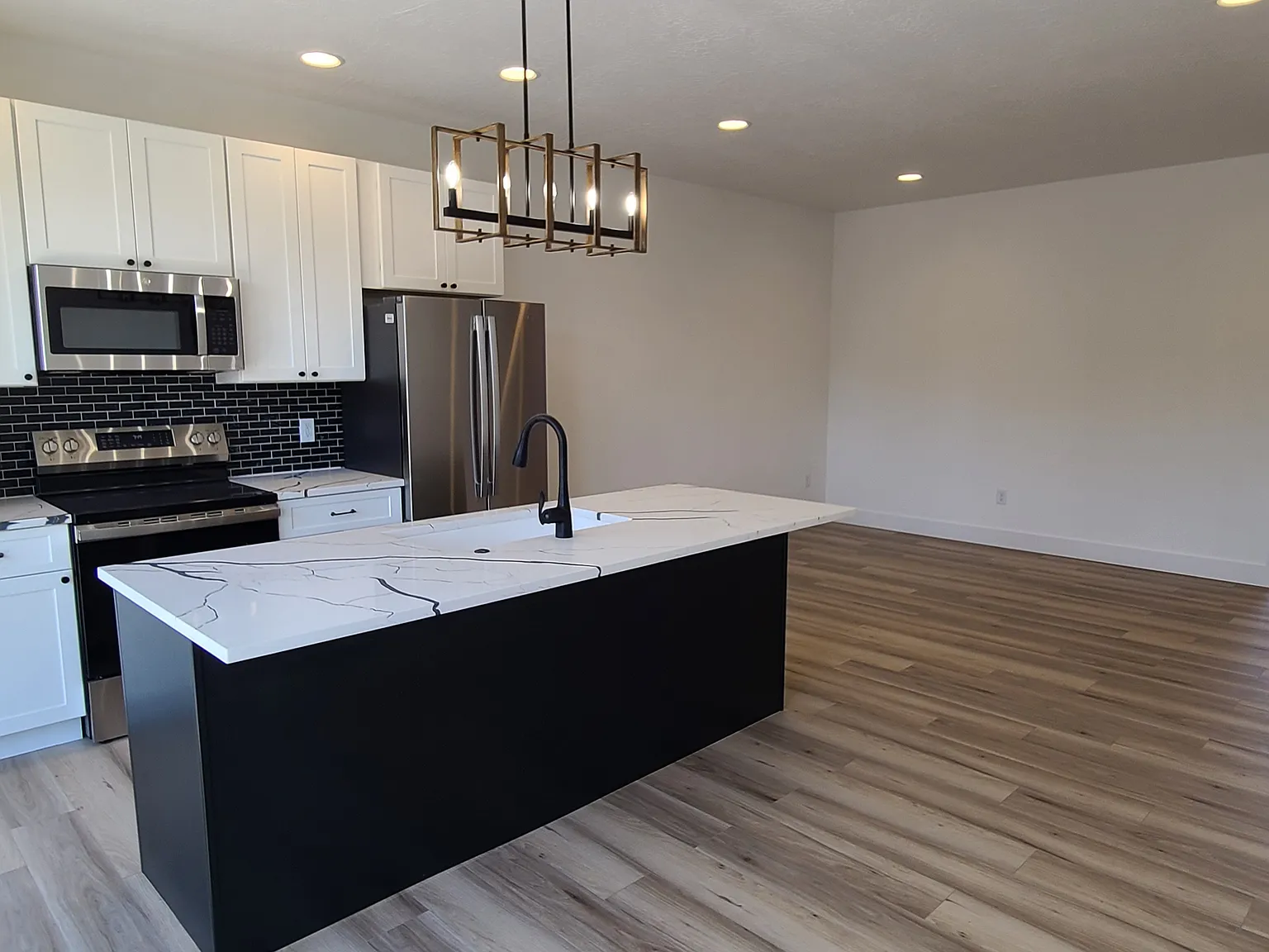 3 bed, 3.5 bath, 1812 sqft, $2,900 — Photo 3