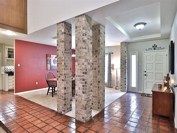 5th image of 1266 Canterbury Dr