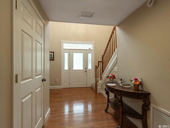 4th image of 160 NE Castagna Ln