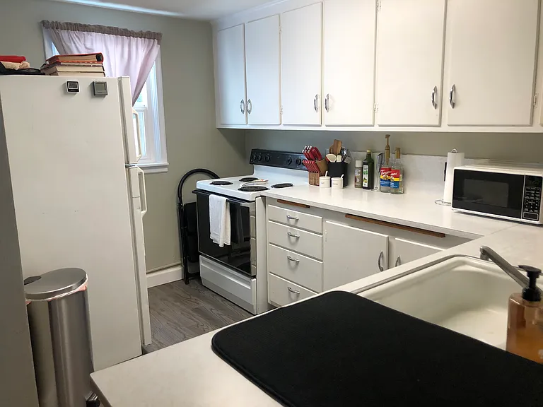 210 N Mill St #4 — Photo 3