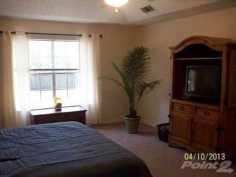 5th image of 5525 Peace St