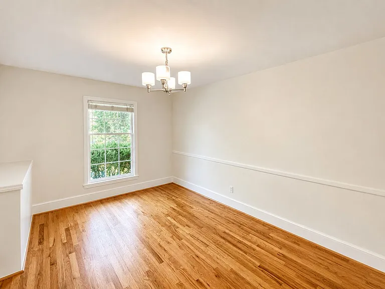 560 Riverview Rd — Photo 3