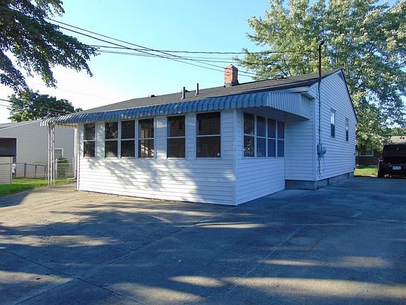 3rd image of 3839 Bolton Ave