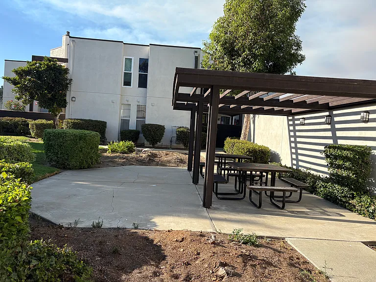 1150 W Phillips St — Photo 4