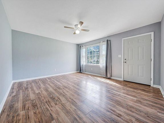 4th image of 5751 Crescent Blvd
