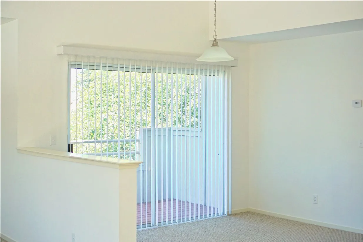 Parkwood Court Apartments — Photo 3
