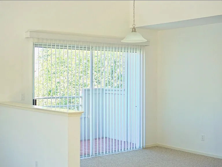 Parkwood Court Apartments — Photo 3
