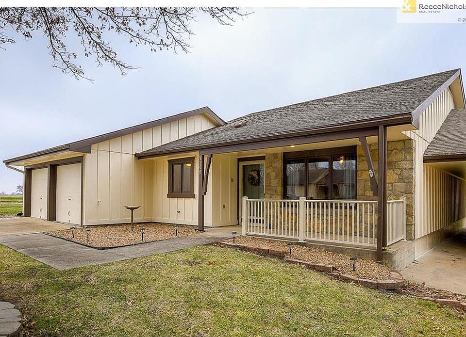 Front of house, note breezeway to right side