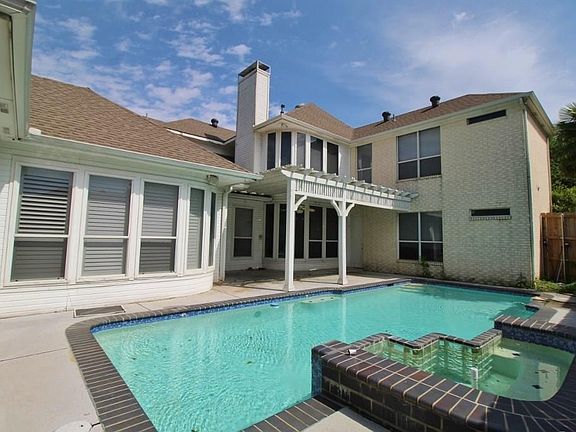2nd image of 5707 Willow Wood Ln