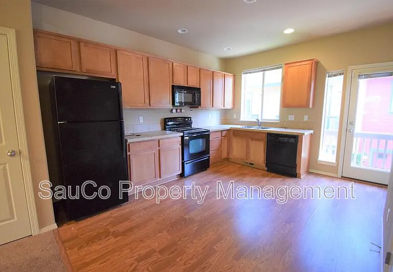 1419 NE Lockheart Ln #1 — Photo 4