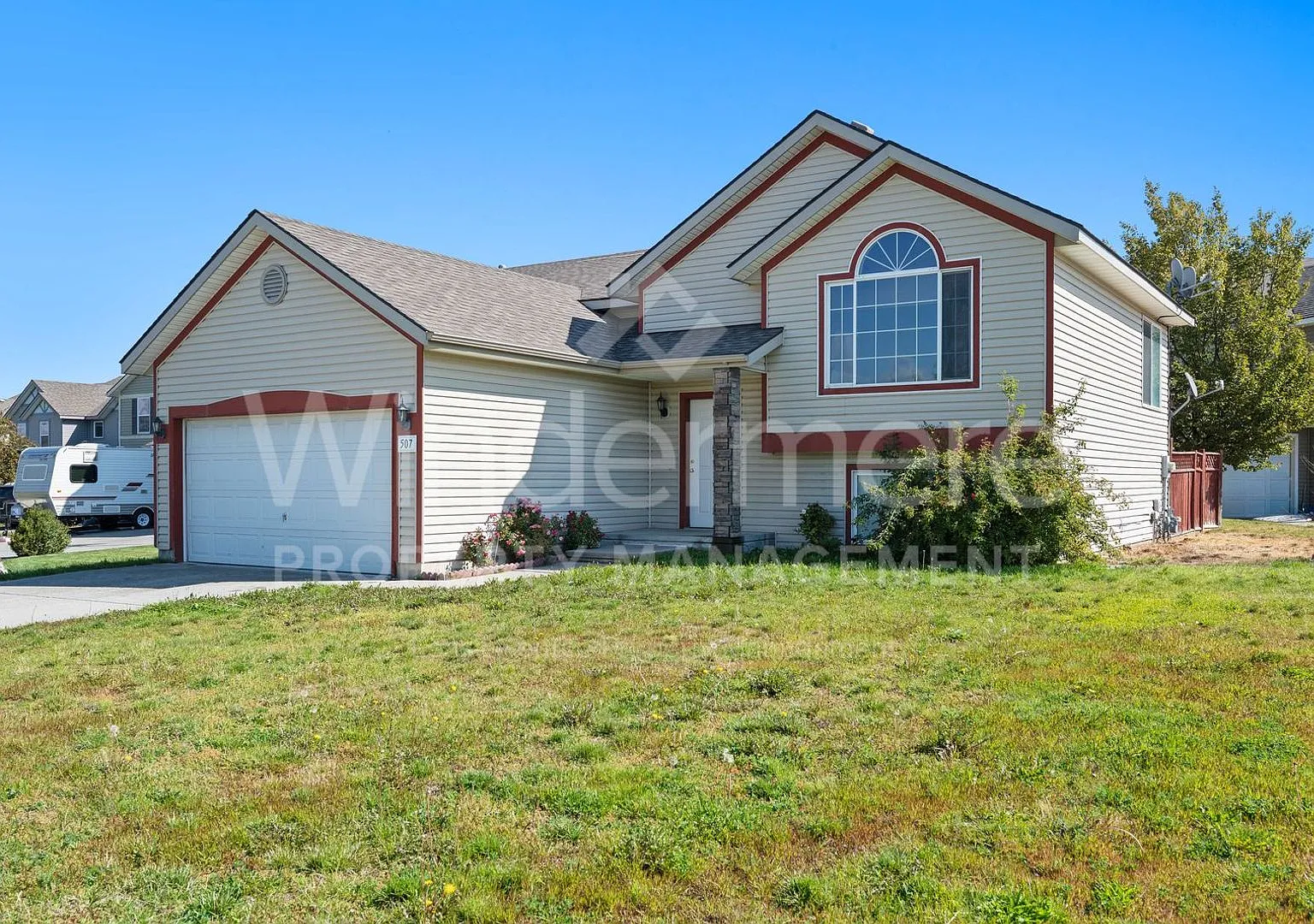 Beautifully Updated Home in Airway Heights New Flooring! — Photo 3