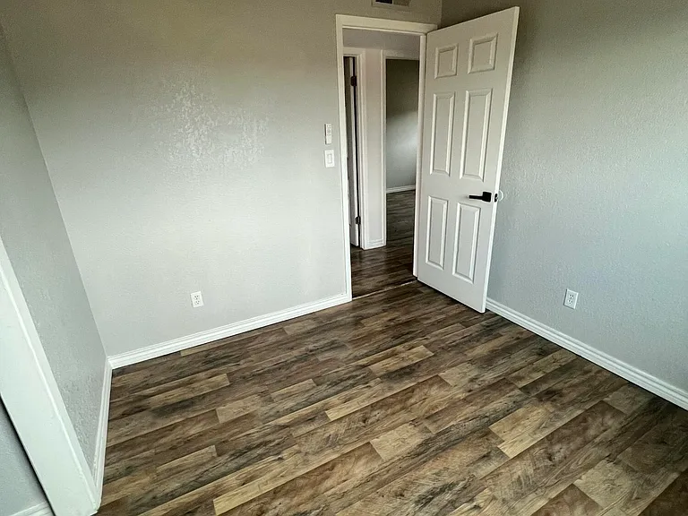 8609 Mercury St #B — Photo 23