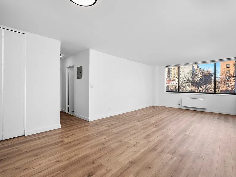 Open, naturally lit floorplans