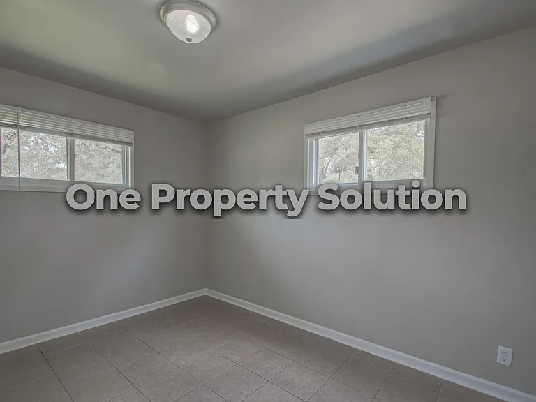 5001 Carolina St — Photo 9