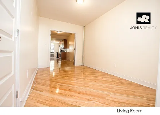 Rented by Jonis Realty | media 7