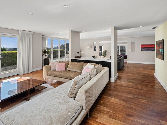 5th image of 1868 N Doheny Dr