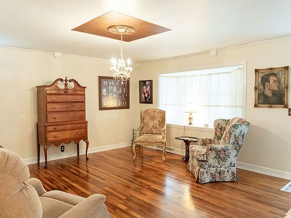 3rd image of 1104 McConnell Drive