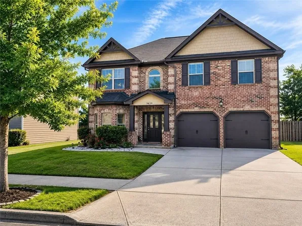 3639 Lake End Dr, Loganville, GA 30052