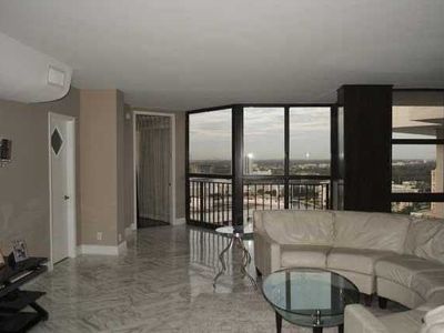 18181 NE 31st Ct PH 09, Aventura, FL, 33160