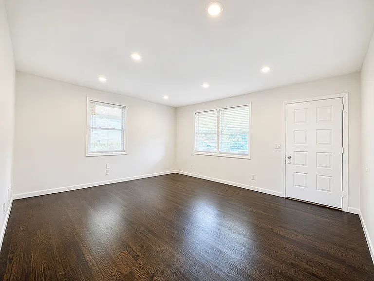 357 Tomentosa Dr — Photo 2