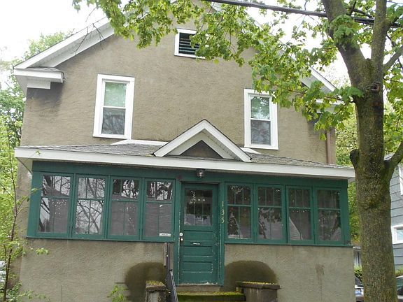 4th image of 135 W Alcott St