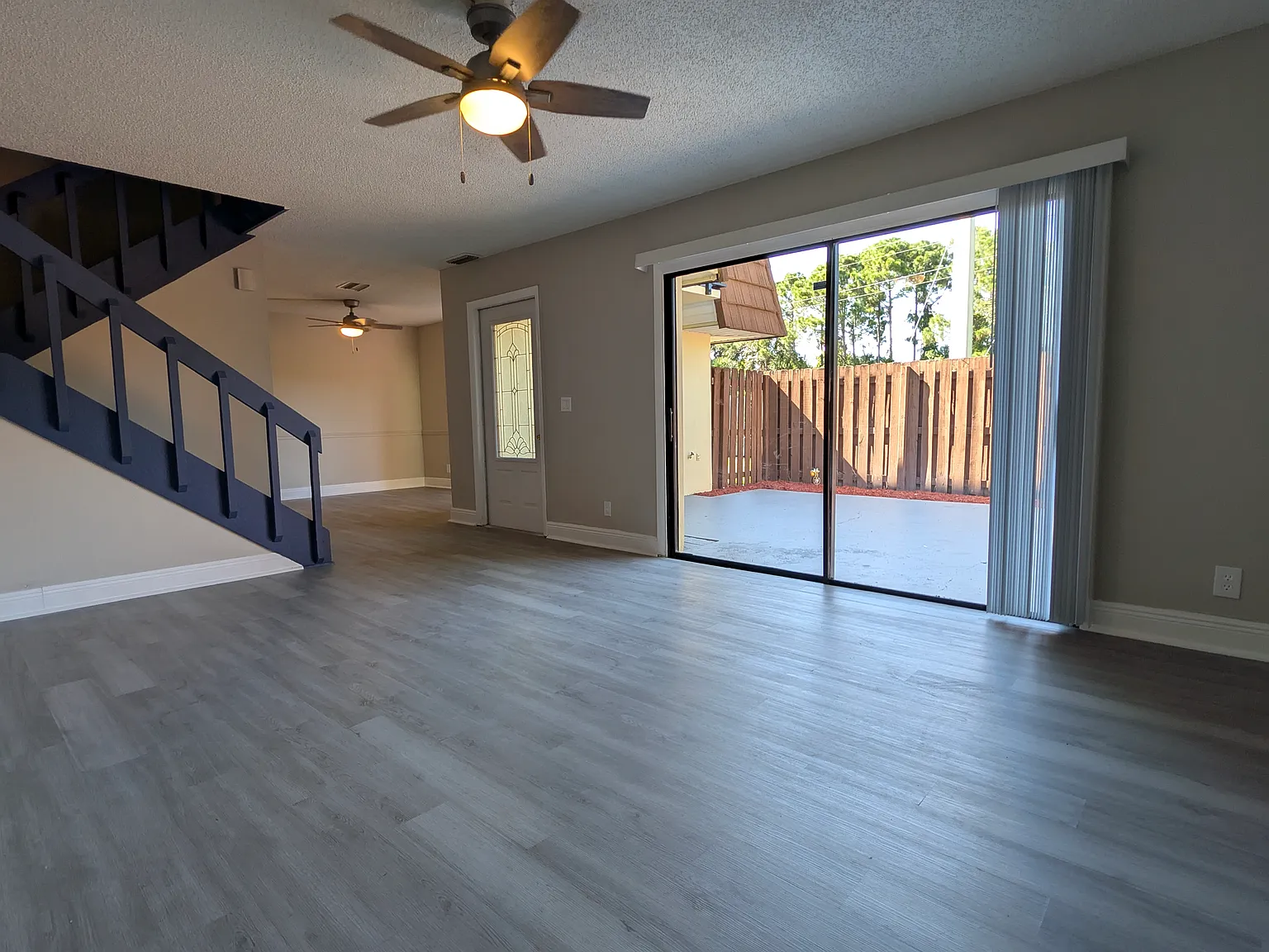2 bed, 1.5 bath, 1236 sqft, $1,595 — Photo 3