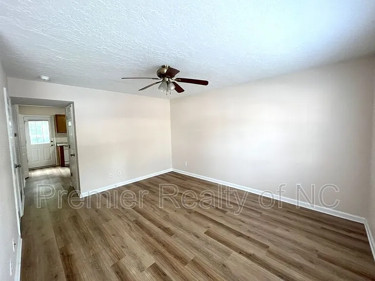 301 E Lake Dr #8 — Photo 5