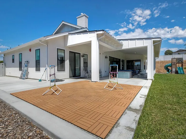 655 Hamilton Ln — Photo 32