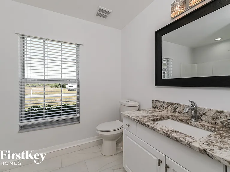 1319 NW 13th Ave — Photo 14