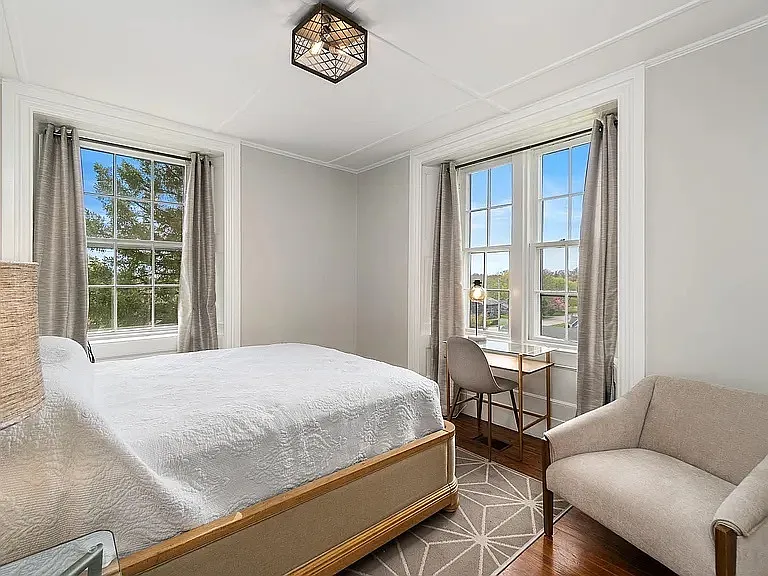 77 Coggeshall Ave #B — Photo 10