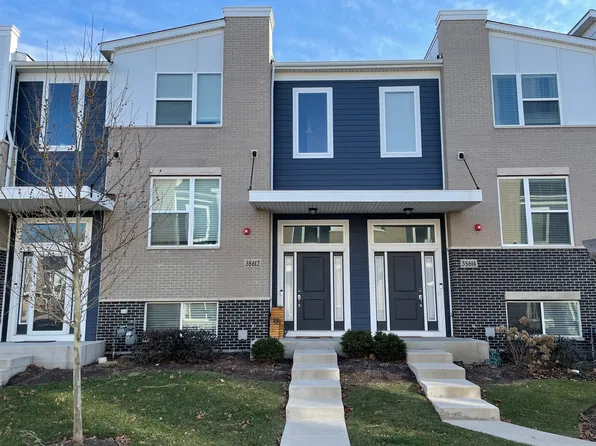 3S612 Everton Dr, Warrenville, IL 60555