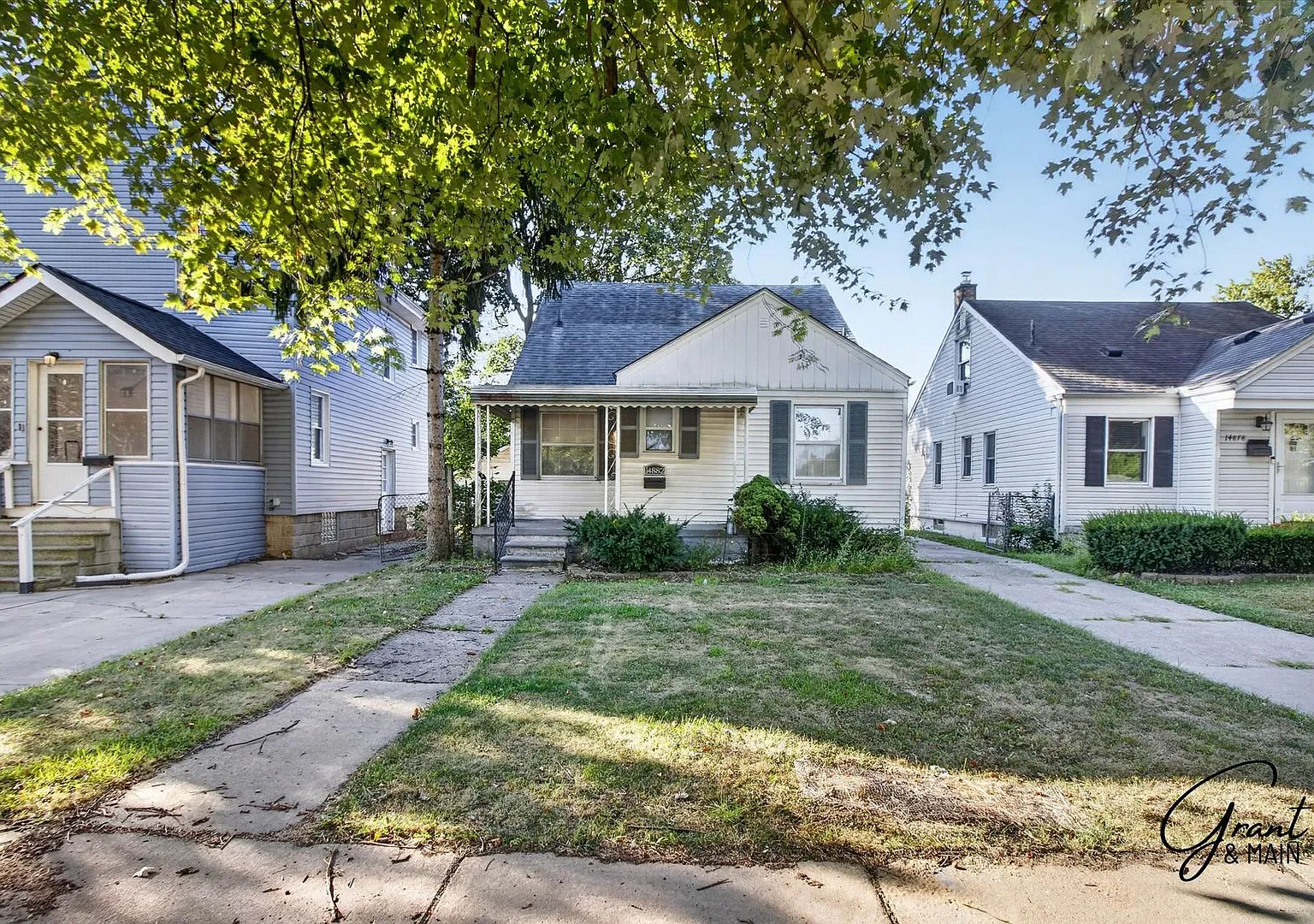 $1,400 3 Bedroom - 1 Bath - Redford — Photo 1