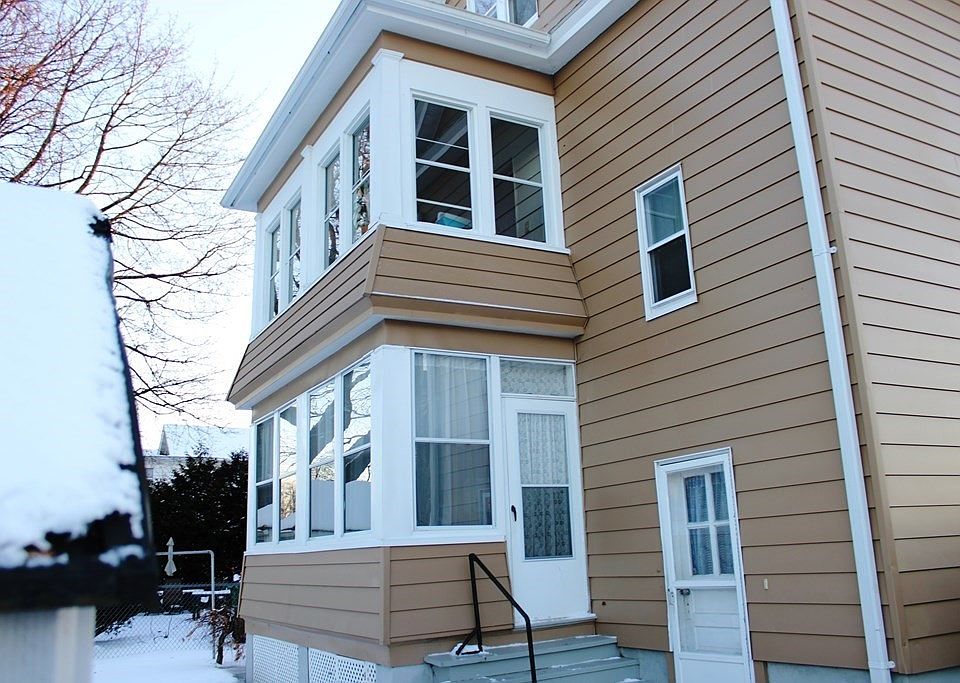 47 Moore St, Chicopee, MA 01013 Zillow