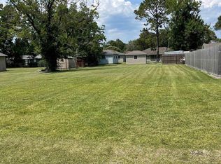 1211 S 14th St, Nederland, TX 77627