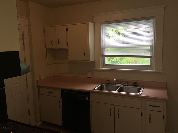 4th image of 2555 Hollenshade Ave