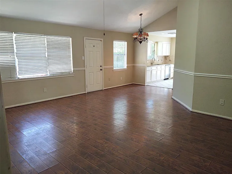 2515 Heritage Colony Dr — Photo 4