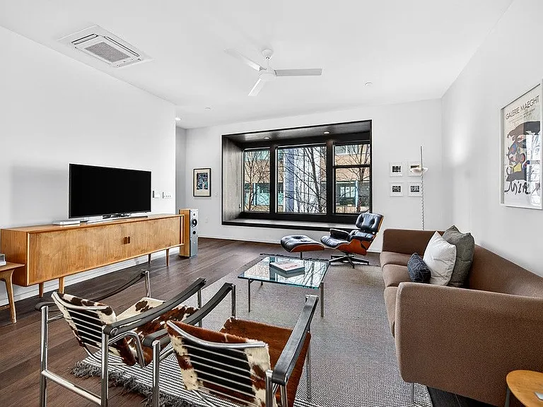 979 Eames Walk — Photo 19