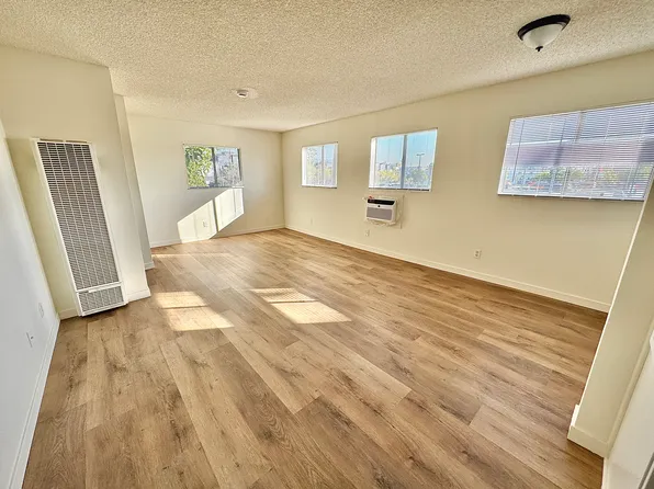 11225 Cumpston St, North Hollywood, CA