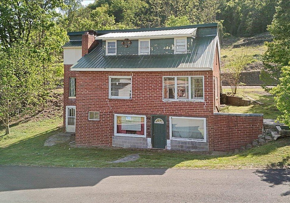 1st image of 143 Mustang St
