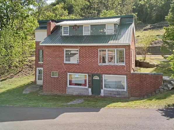 143 Mustang St, Duffield, VA 24244