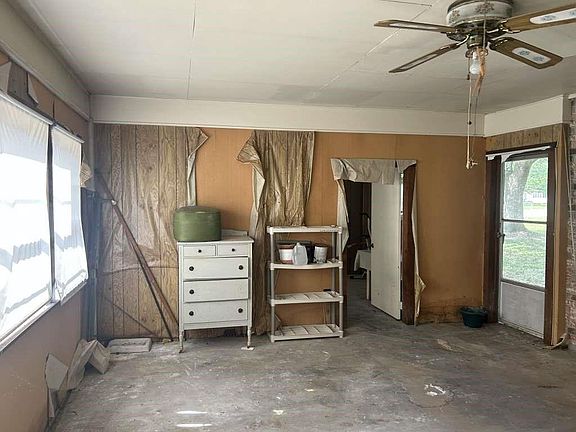 4th image of 1806 S Elizabeth Ave