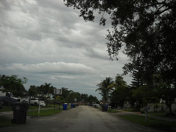 4th image of 3141 SW 37th Ave