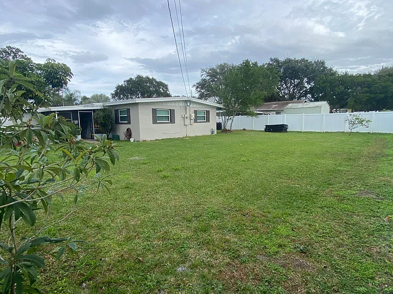 583 Gardenia Cir — Photo 19