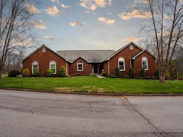 1024 Wandering Dr, Kingsport, TN 37660