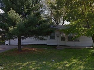 1101 Saint Michael Dr, Cahokia, IL 62206